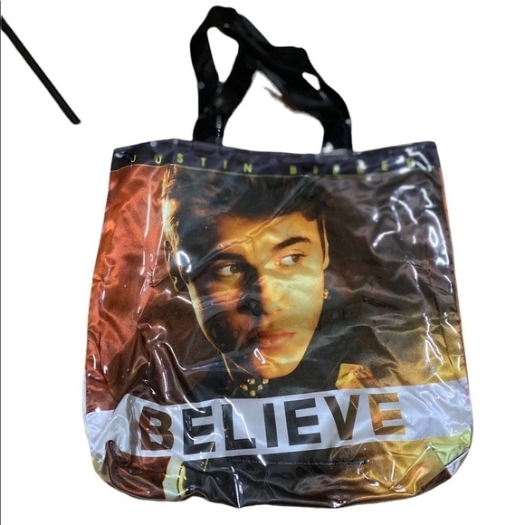 Justin Bieber Believe 2012-2013 VIP Vinyl Tour Bag Tote  Large - Picture 3 of 4